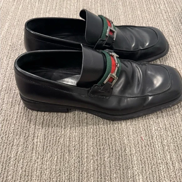 Gucci Men's Black Leather Loafers with Green & Red Web Accent - Picture 2 of 3